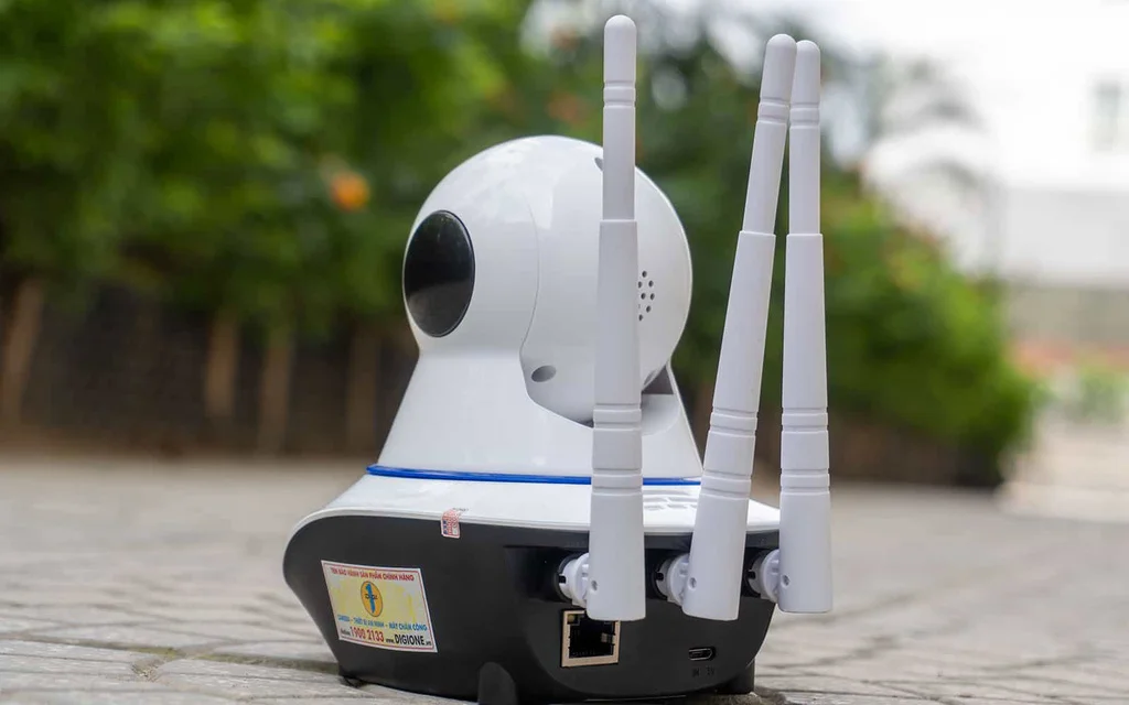 Mặt sau camera yoosee