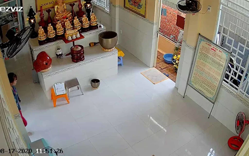 Camera quan sát Ezviz C6CN CS-CV246 vào ban ngày