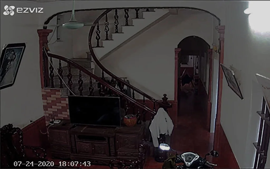 Camera quan sát Ezviz C6CN CS-CV246 vào ban đêm