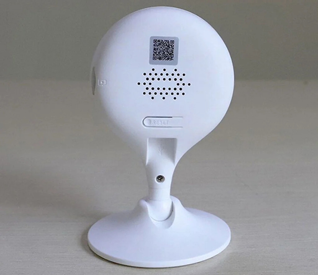 Có thể đàm thoại 2 chiều với người đang ở gần camera